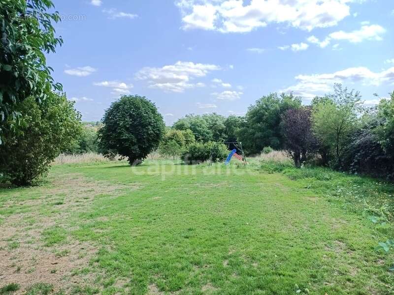 Maison à VILLENEUVE-SUR-YONNE
