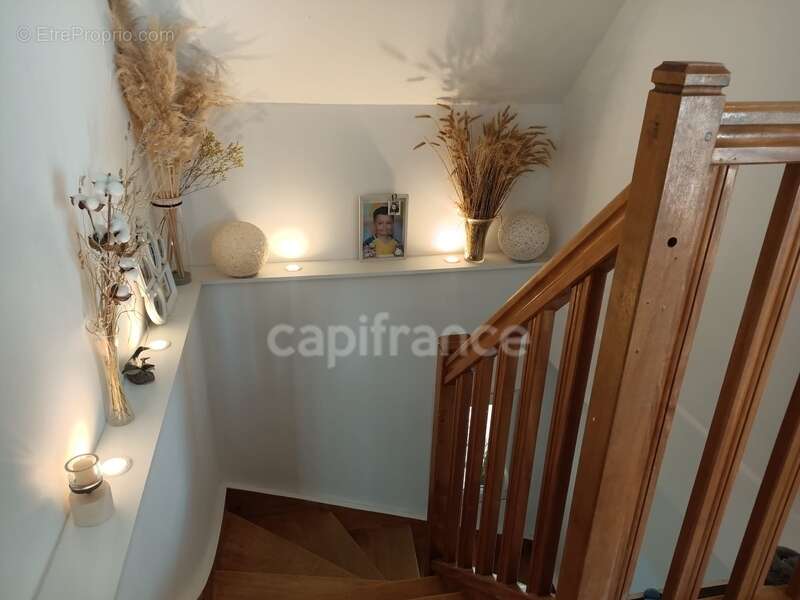 Maison à VILLENEUVE-SUR-YONNE