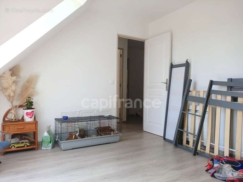 Maison à VILLENEUVE-SUR-YONNE