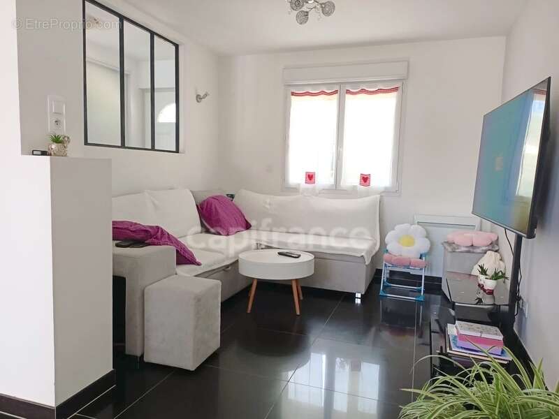 Maison à VILLENEUVE-SUR-YONNE