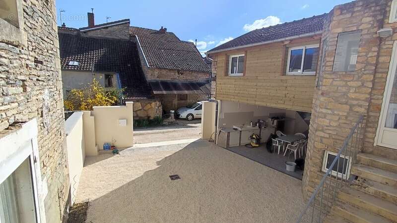 Maison à FLEUREY-SUR-OUCHE