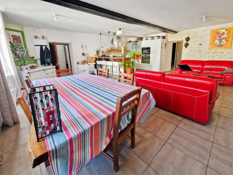 Maison à SAINT-JEAN-D&#039;ANGELY