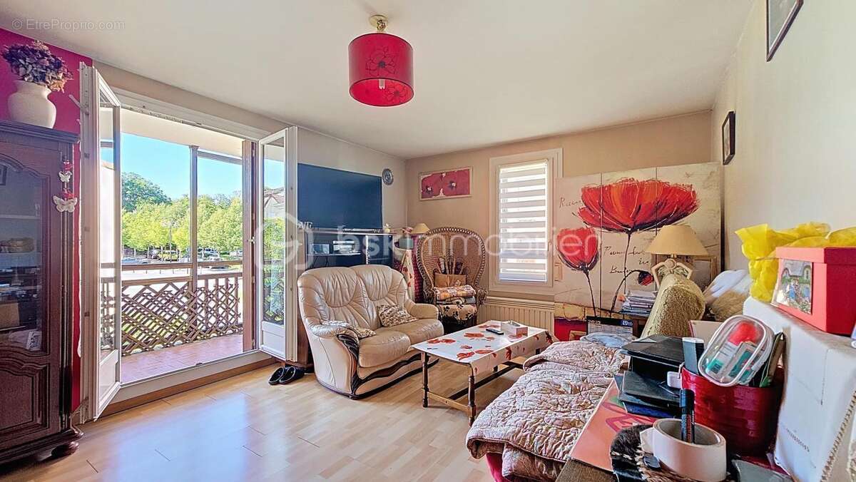 Appartement à EMERAINVILLE