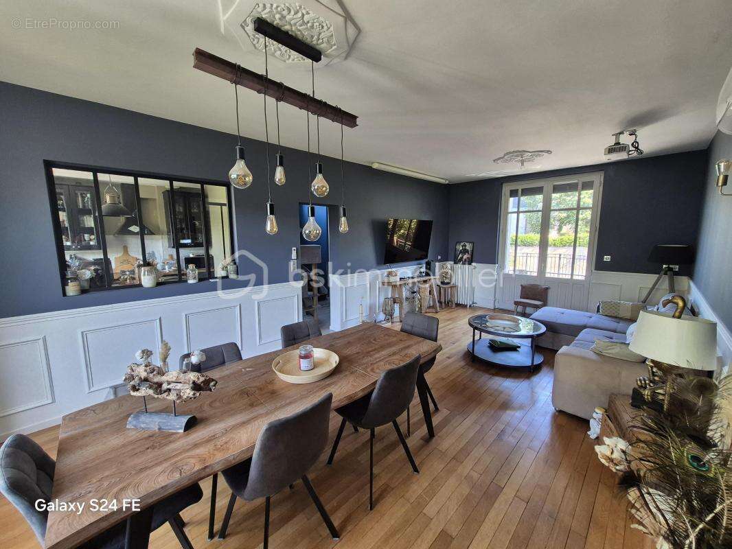 Maison à AZAY-LE-RIDEAU