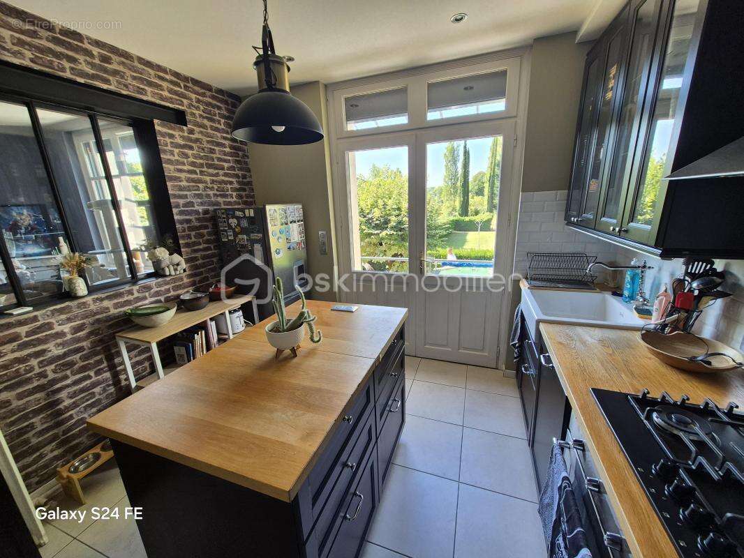 Maison à AZAY-LE-RIDEAU