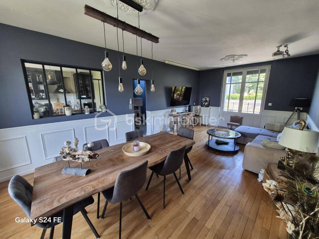 Maison à AZAY-LE-RIDEAU