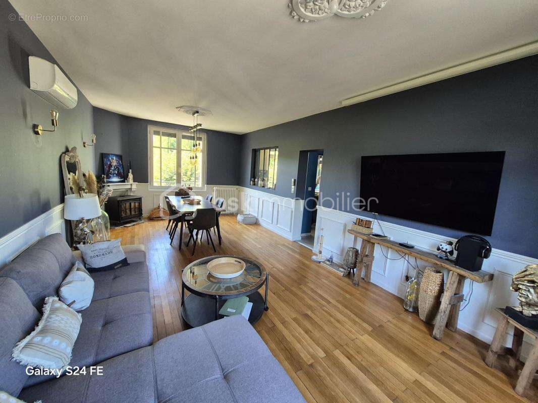 Maison à AZAY-LE-RIDEAU