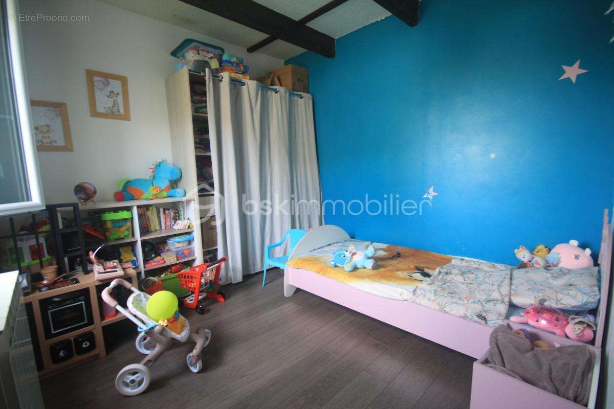 Maison à D&#039;HUISON-LONGUEVILLE