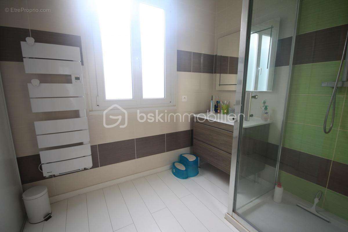 Maison à D&#039;HUISON-LONGUEVILLE