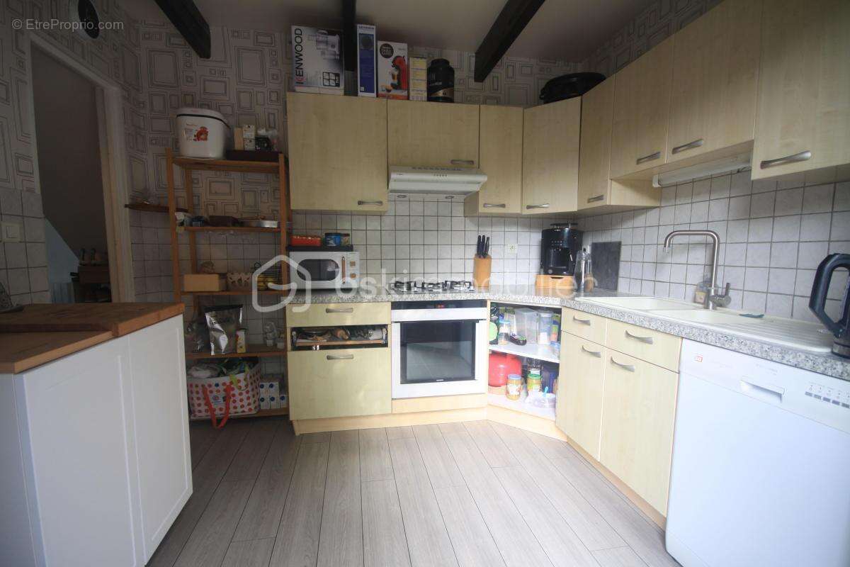 Maison à D&#039;HUISON-LONGUEVILLE