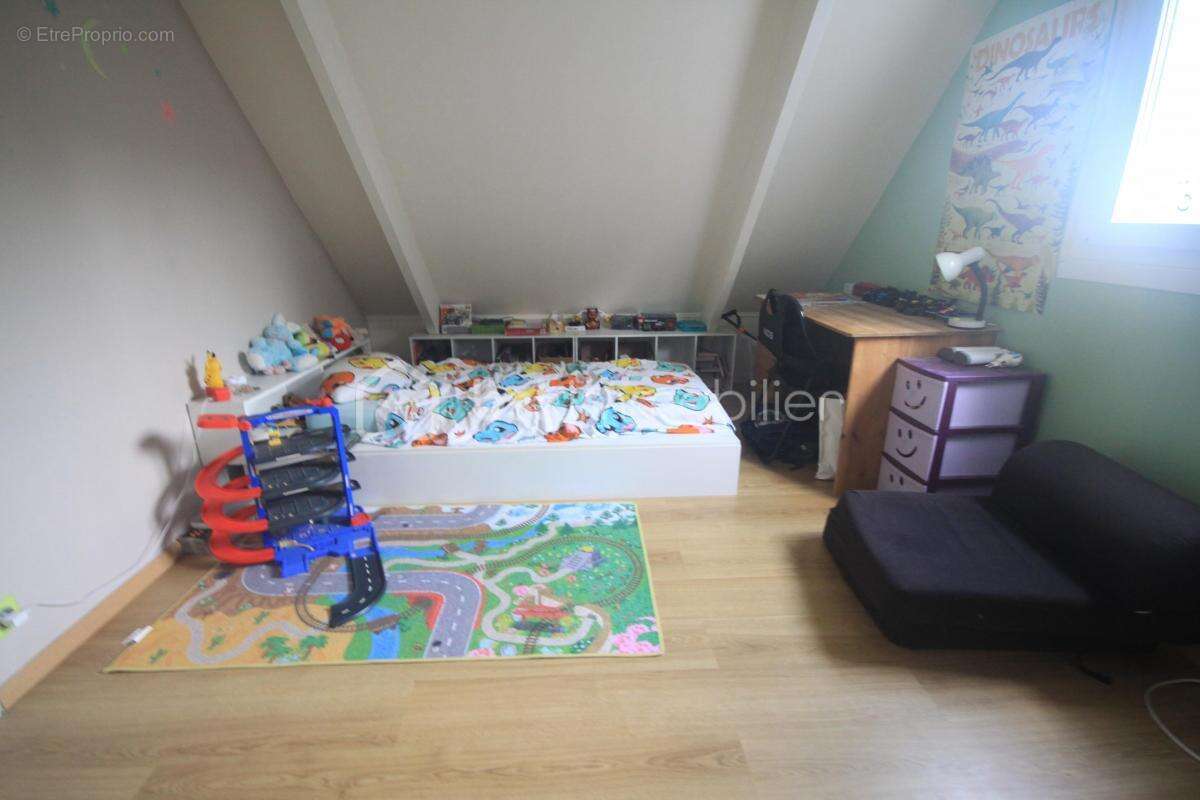 Maison à D&#039;HUISON-LONGUEVILLE