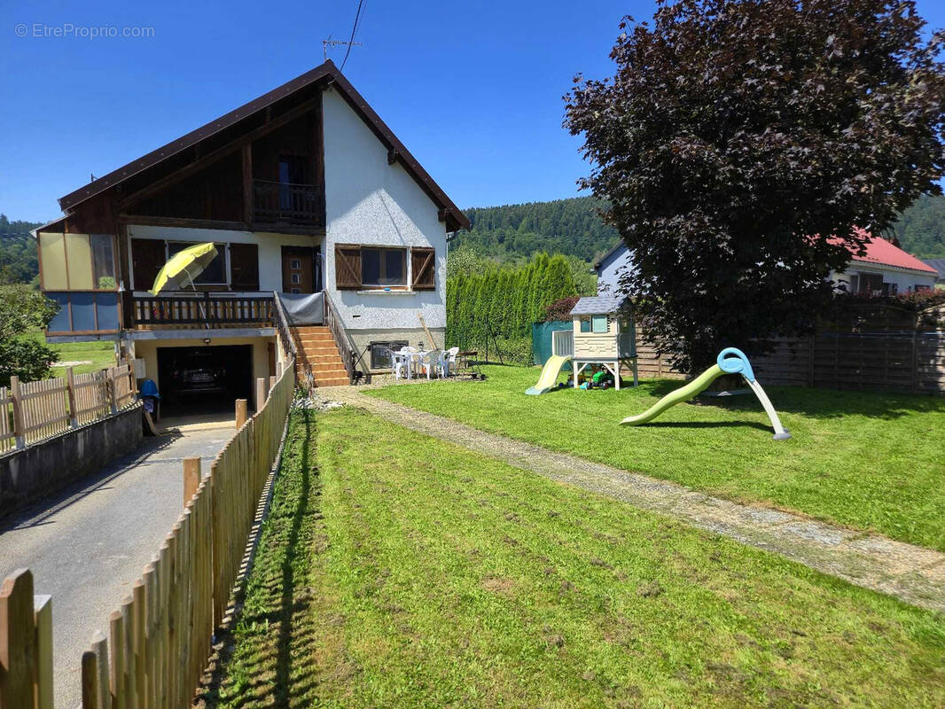 Maison à ARC-SOUS-CICON