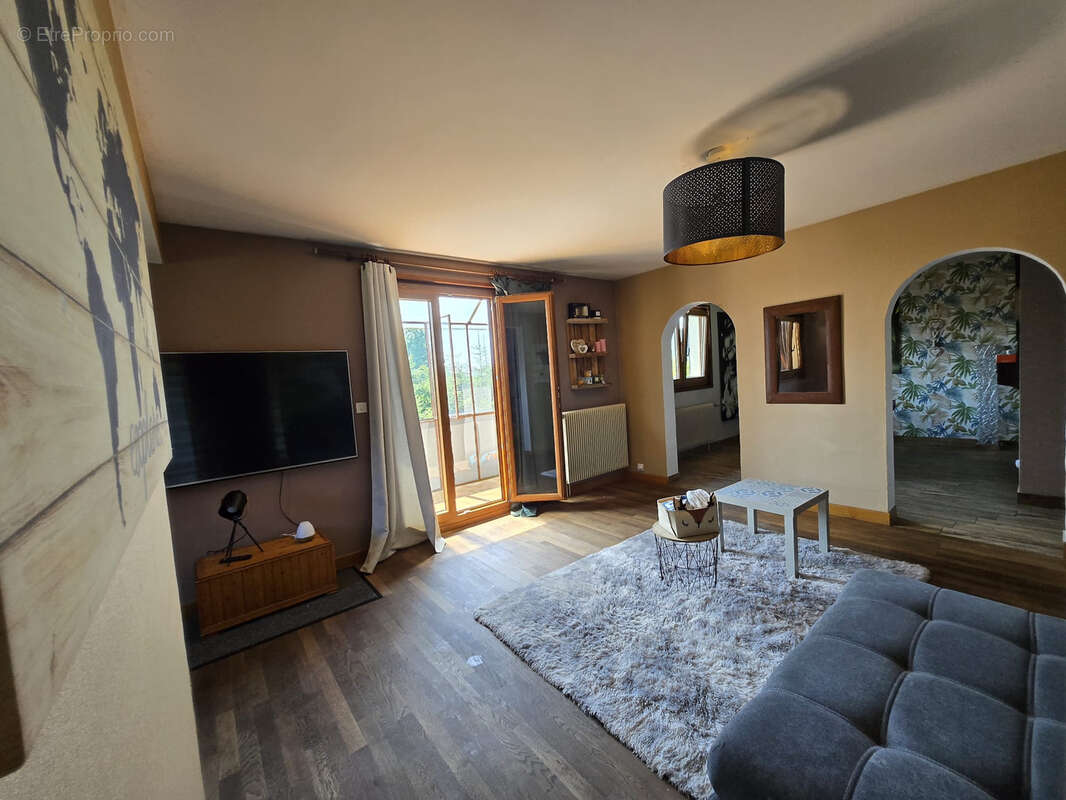 Maison à ARC-SOUS-CICON