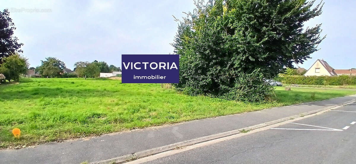 Terrain à BELLEVILLE-SUR-MER