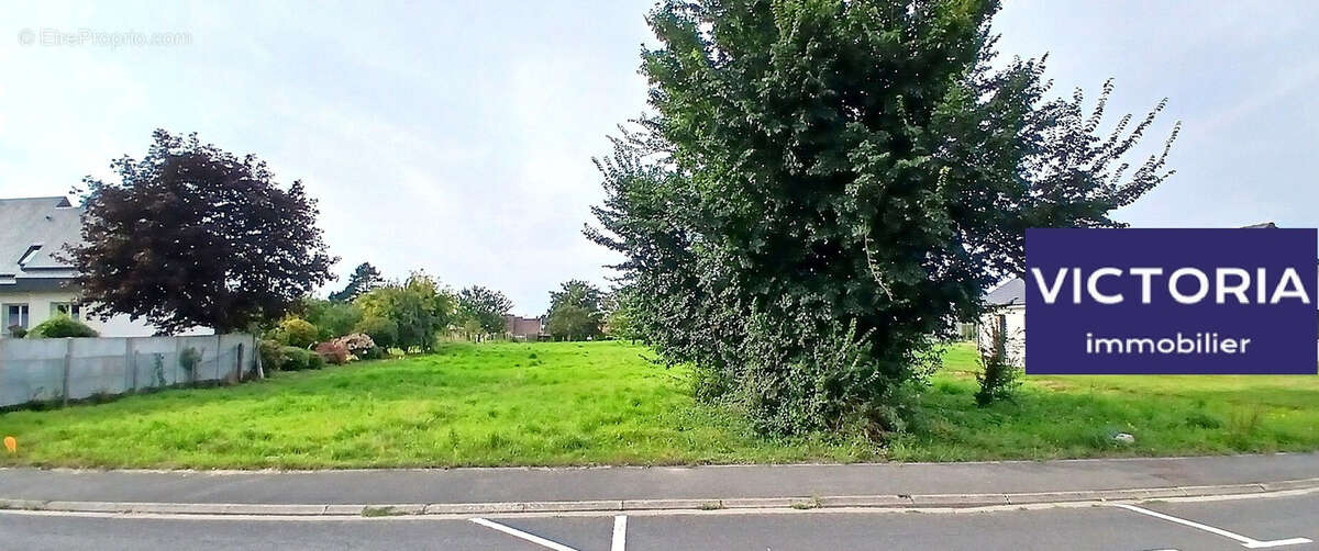Terrain à BELLEVILLE-SUR-MER