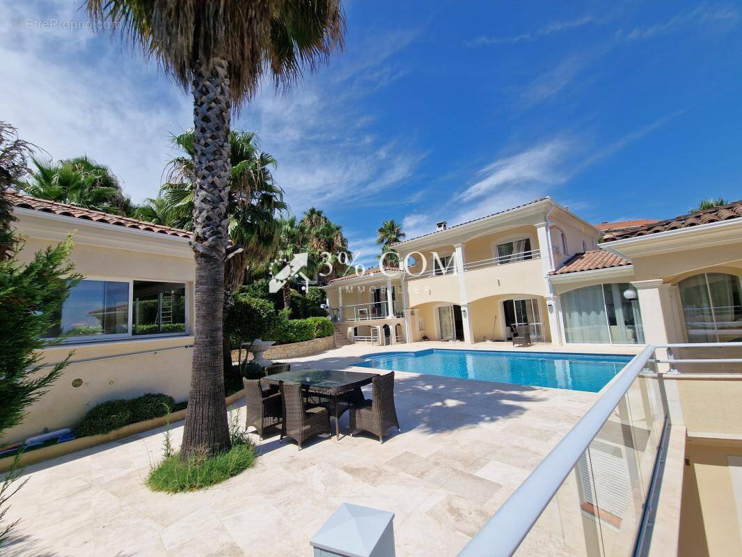 Maison à FREJUS