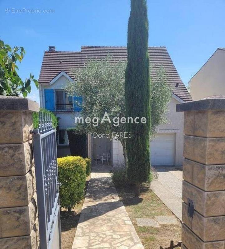 Maison à LA VILLE-DU-BOIS