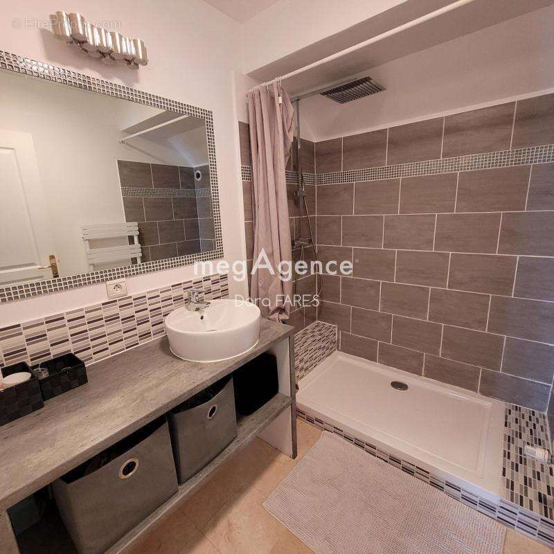 Maison à LA VILLE-DU-BOIS