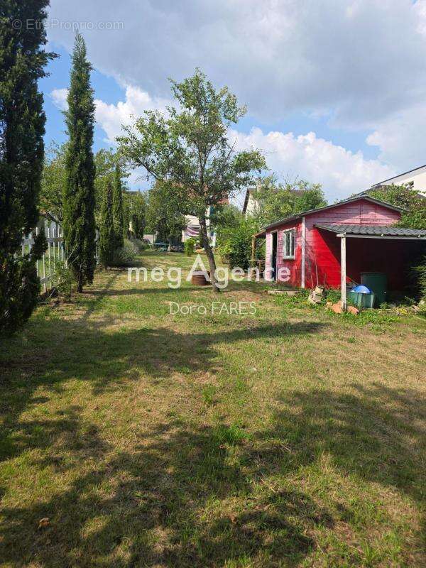 Maison à LA VILLE-DU-BOIS