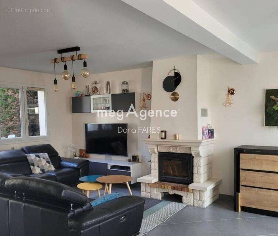 Maison à LA VILLE-DU-BOIS