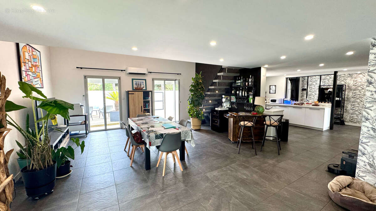 Maison à SAINT-CYPRIEN