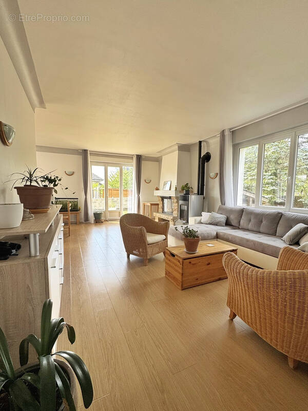 Maison à LUC-LA-PRIMAUBE