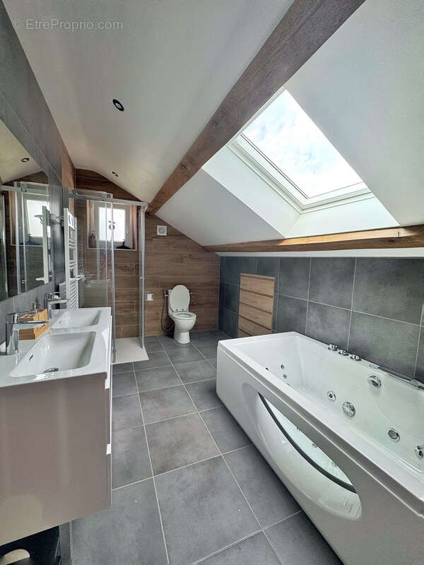 Maison à LUC-LA-PRIMAUBE