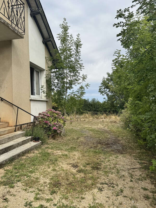 Maison à LUC-LA-PRIMAUBE