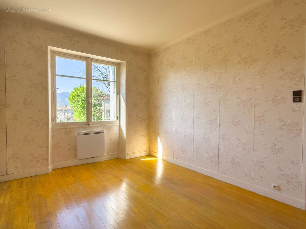 Appartement à PRIVAS