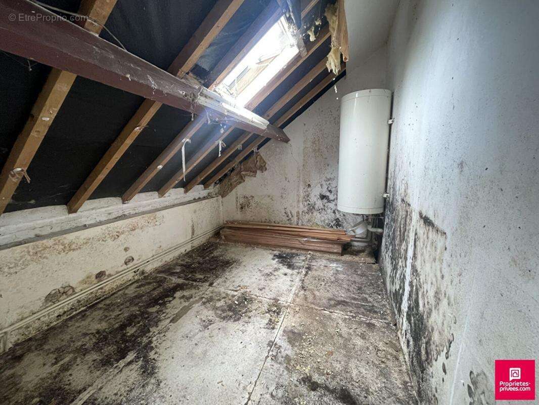 Maison à SAINT-MAURICE-SUR-AVEYRON