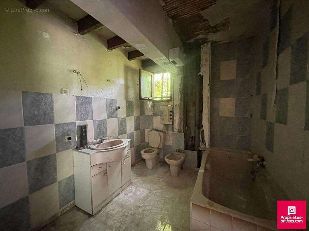 Maison à SAINT-MAURICE-SUR-AVEYRON