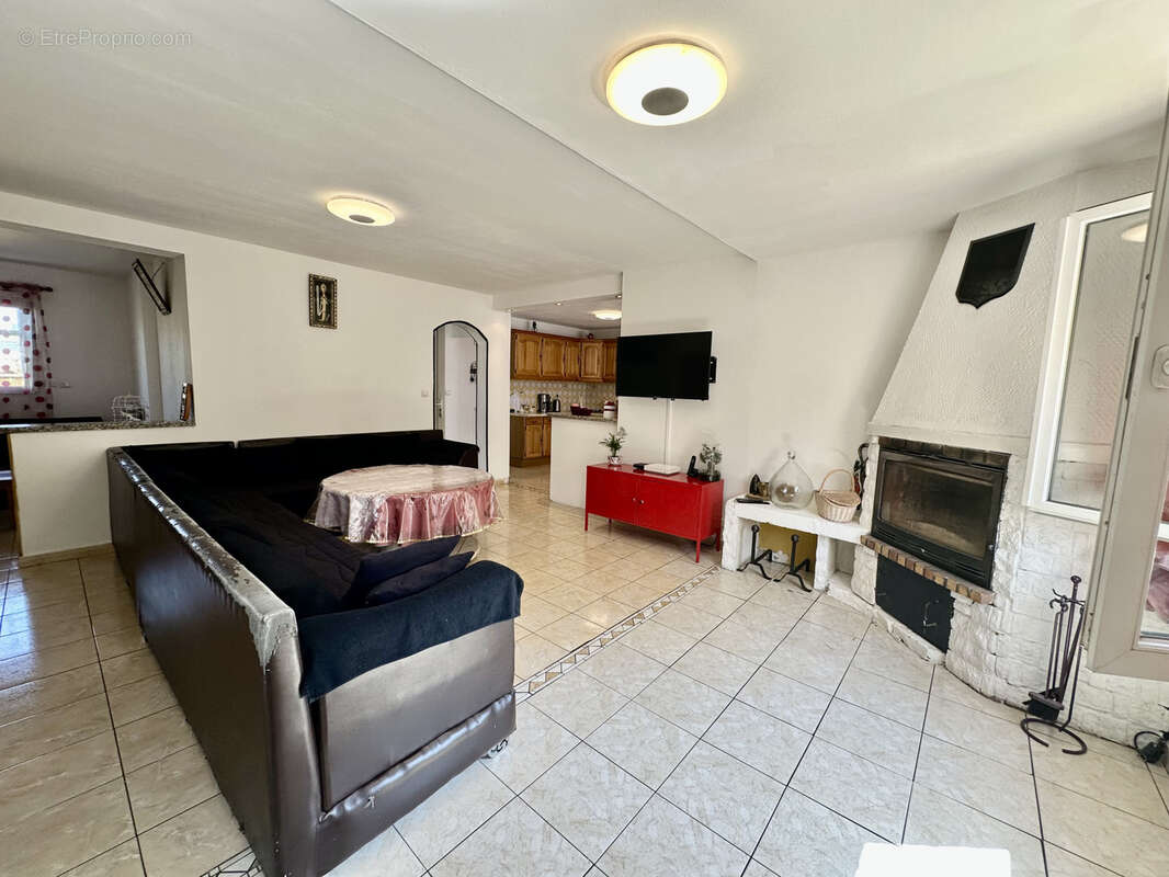 Maison à SAINT-GILLES