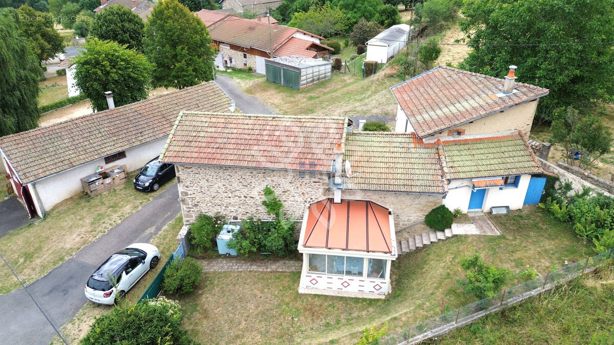 Maison à CHAMPAGNAC-LE-VIEUX