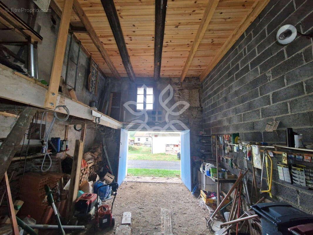 Maison à CHAMPAGNAC-LE-VIEUX