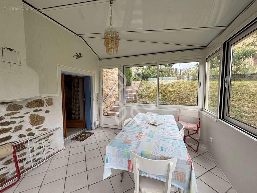 Maison à CHAMPAGNAC-LE-VIEUX