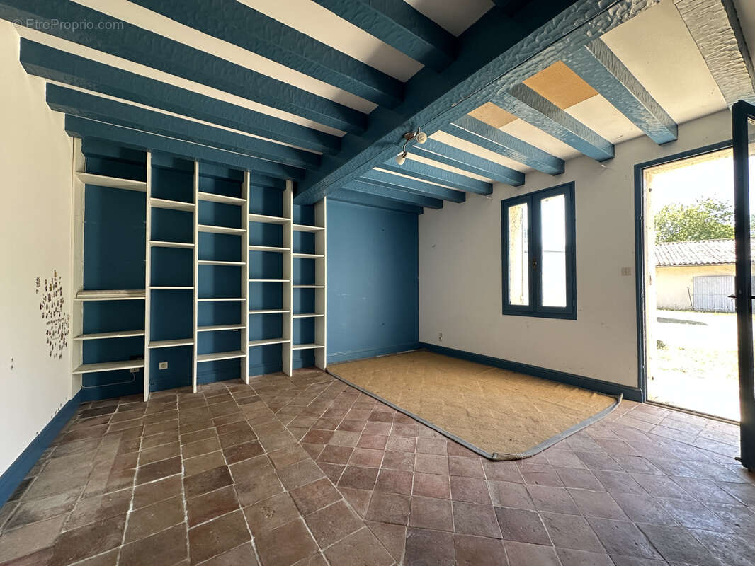 Maison à LA ROCHE-CHALAIS