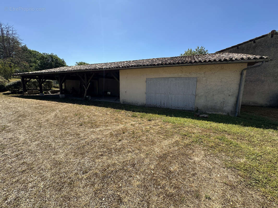 Maison à LA ROCHE-CHALAIS