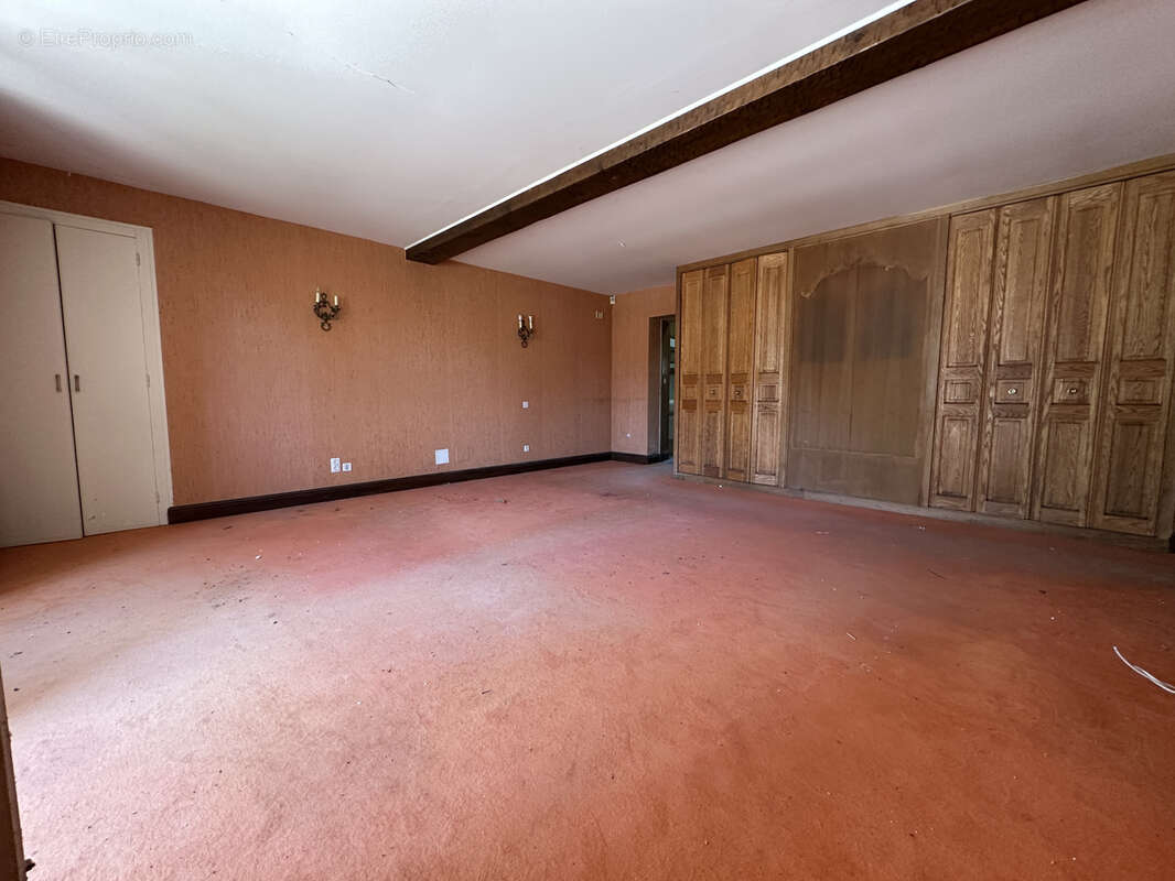 Maison à LA ROCHE-CHALAIS