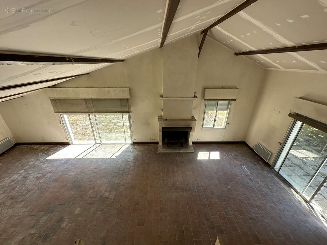 Maison à LA ROCHE-CHALAIS