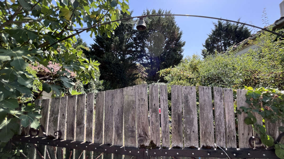 Maison à SAINTE-COLOMBE-EN-BRUILHOIS