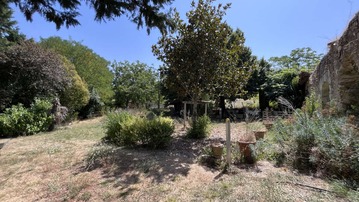 Maison à SAINTE-COLOMBE-EN-BRUILHOIS