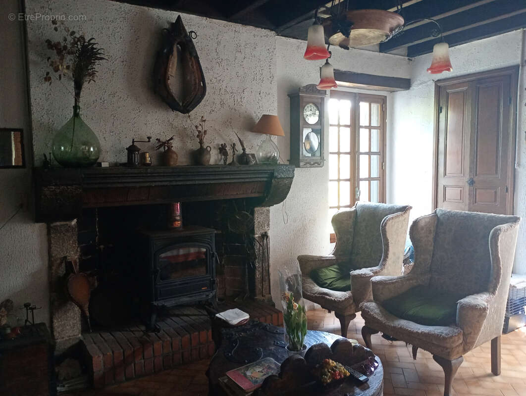 Maison à LE DONZEIL