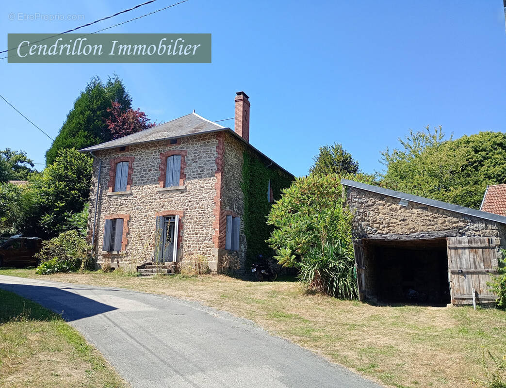 Maison à LE DONZEIL