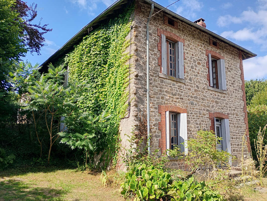 Maison à LE DONZEIL