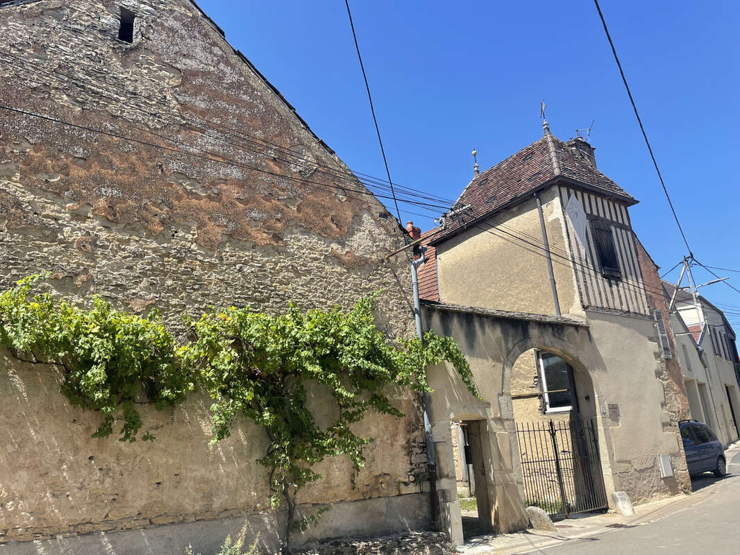 Maison à CHAMBOLLE-MUSIGNY