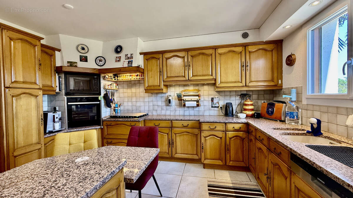 Maison à DIVONNE-LES-BAINS