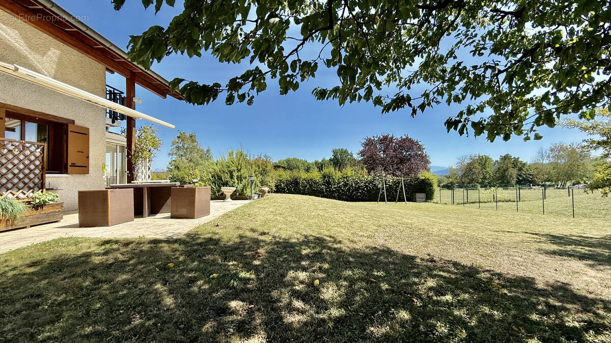 Maison à DIVONNE-LES-BAINS