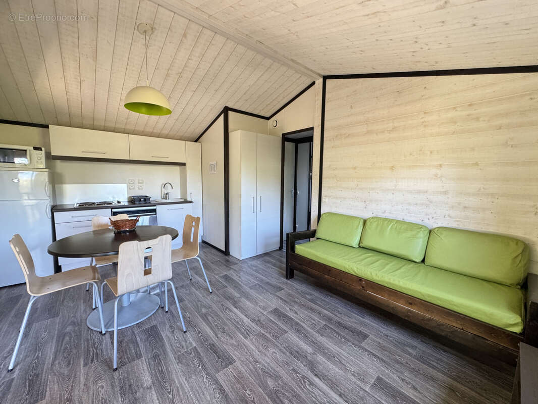 Maison à SOLLIES-TOUCAS