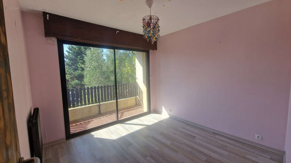 Maison à MONTELIMAR