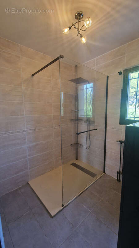 Maison à MONTELIMAR